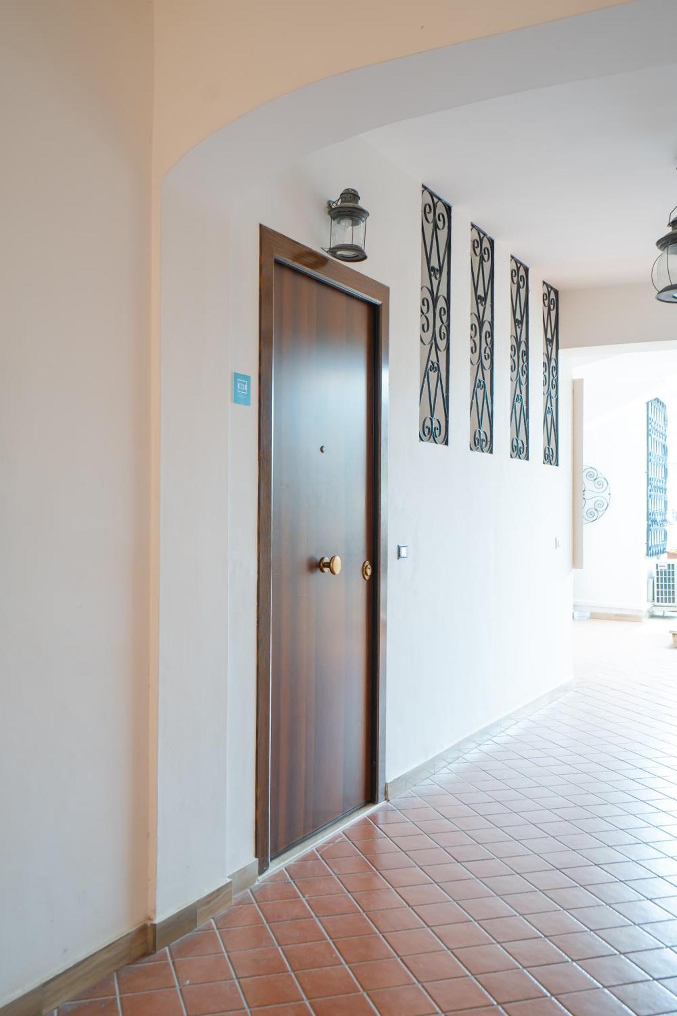 Civico 21 Holiday Home Вико Екуензе Екстериор снимка
